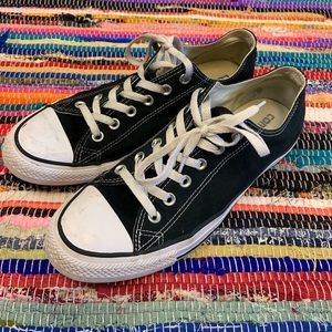 Black Lowtop Converse